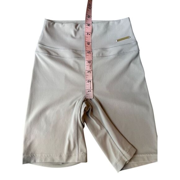 GYMSHARK x Whitney Simmons V3 Shorts Mink Size XS - Picture 8 of 9